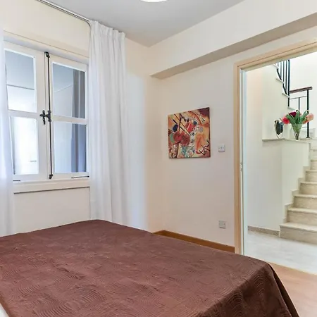 Charming Junior Polemi, In The Heart Of Aphrodite Hills *