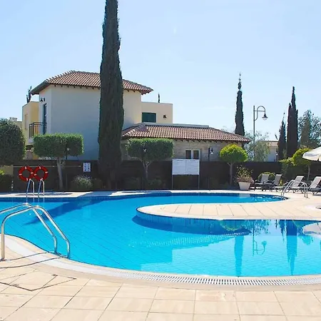 Charming Junior Polemi, In The Heart Of Aphrodite Hills Villa