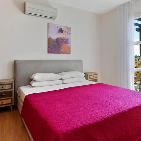 Charming Junior Polemi, In The Heart Of Aphrodite Hills Villa *