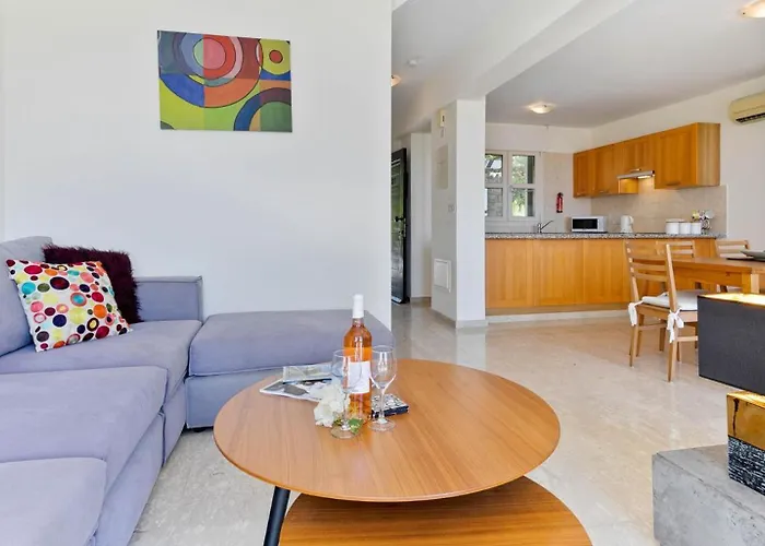 Charming Junior Polemi, In The Heart Of Aphrodite Hills Vila Kouklia