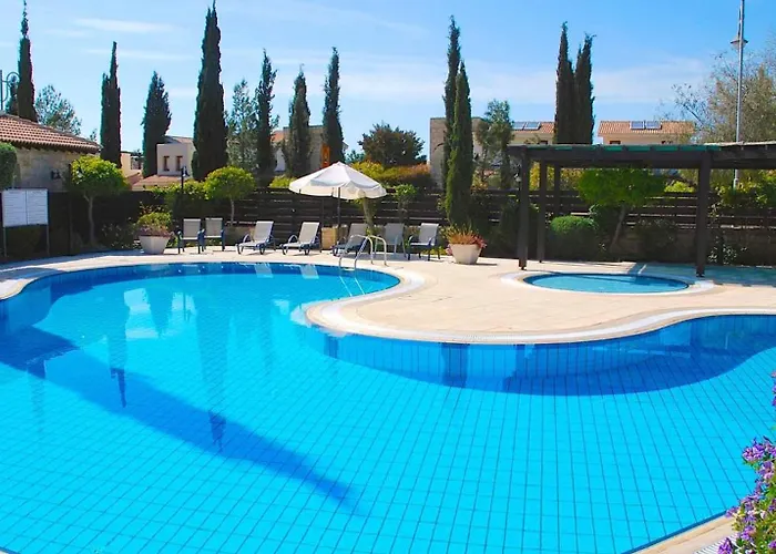 Vila Charming Junior Polemi, In The Heart Of Aphrodite Hills *