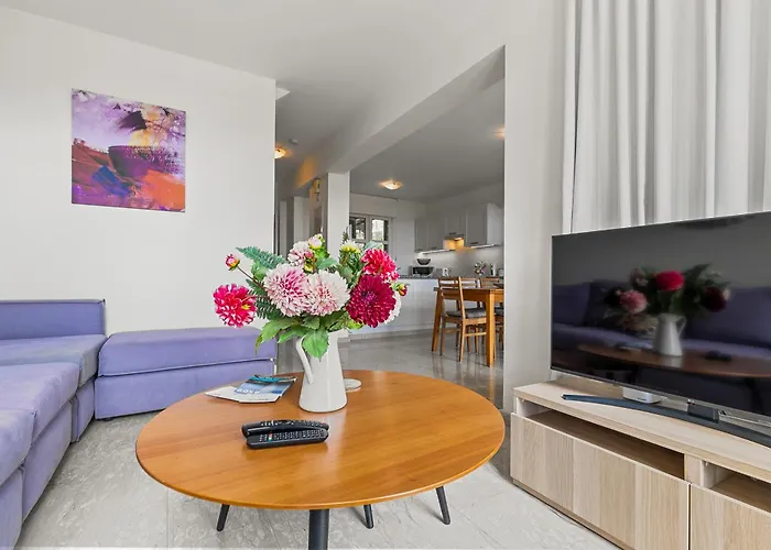 Charming Junior Polemi, In The Heart Of Aphrodite Hills * Kouklia