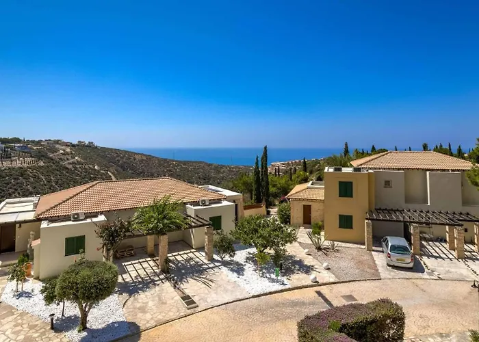 Charming Junior Polemi, In The Heart Of Aphrodite Hills Villa *