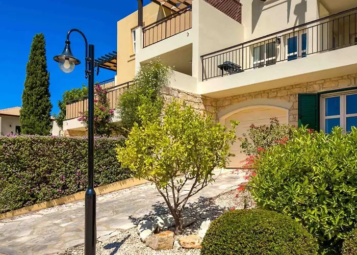 Charming Junior Polemi, In The Heart Of Aphrodite Hills Villa