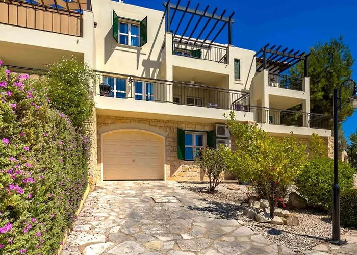 Charming Junior Polemi, In The Heart Of Aphrodite Hills * Kouklia