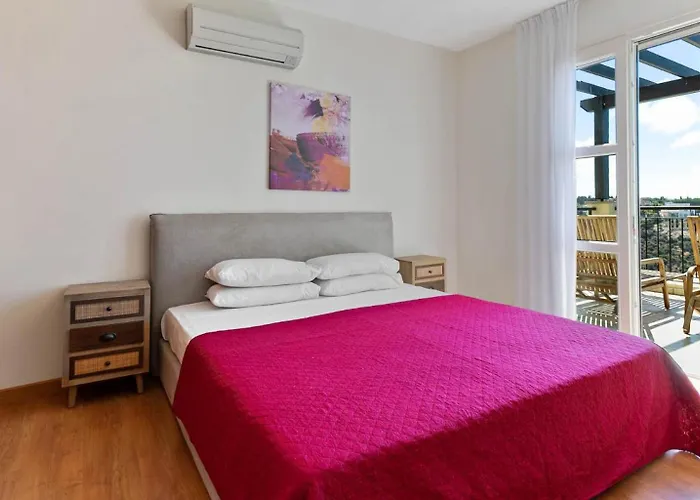 Charming Junior Polemi, In The Heart Of Aphrodite Hills Villa *