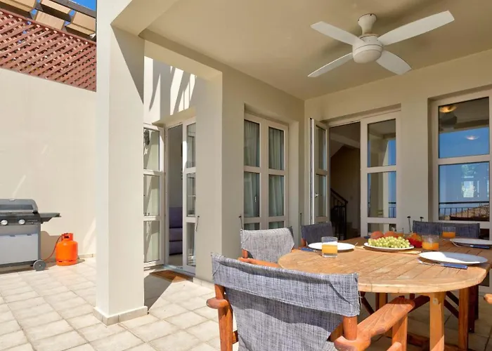 Charming Junior Polemi, In The Heart Of Aphrodite Hills *