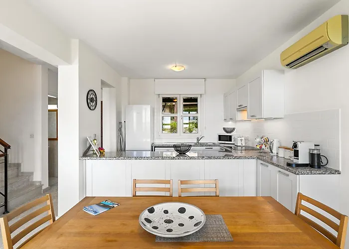 Charming Junior Polemi, In The Heart Of Aphrodite Hills * Kouklia